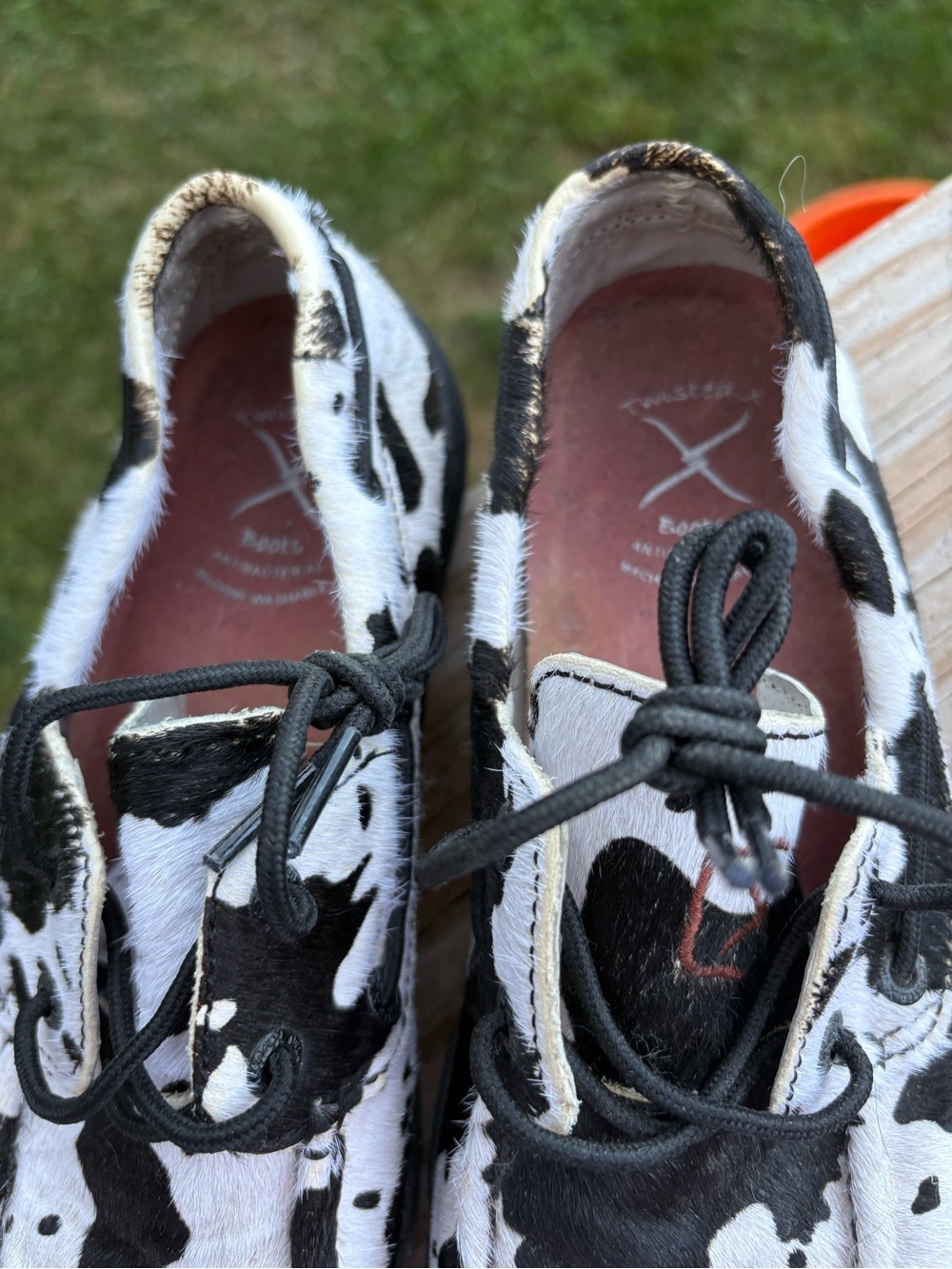 Cow-Print Twisted X Casual Shoes - Black & White - Picture 3 of 6